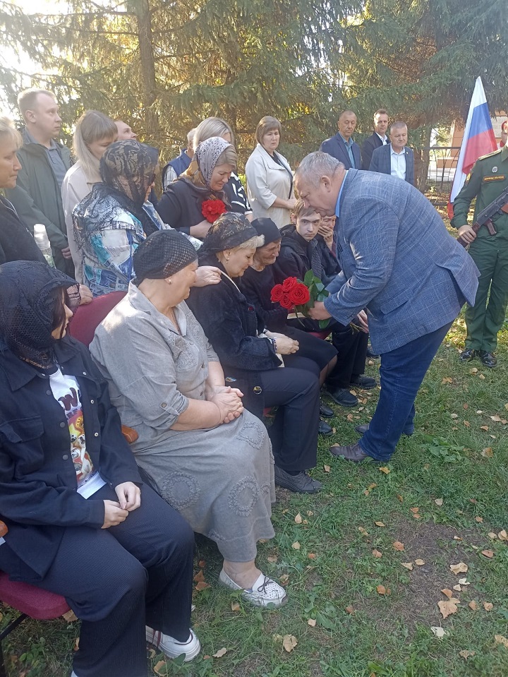 В Слободе Петропавловской проводили в последний путь  погибшего в зоне СВО бойца