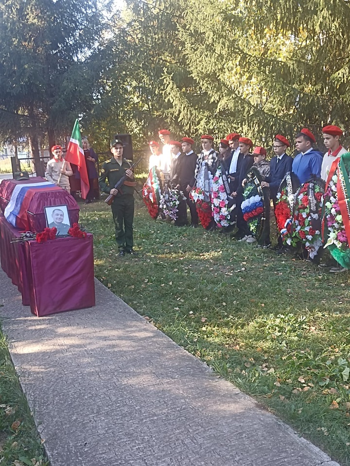 В Слободе Петропавловской проводили в последний путь  погибшего в зоне СВО бойца