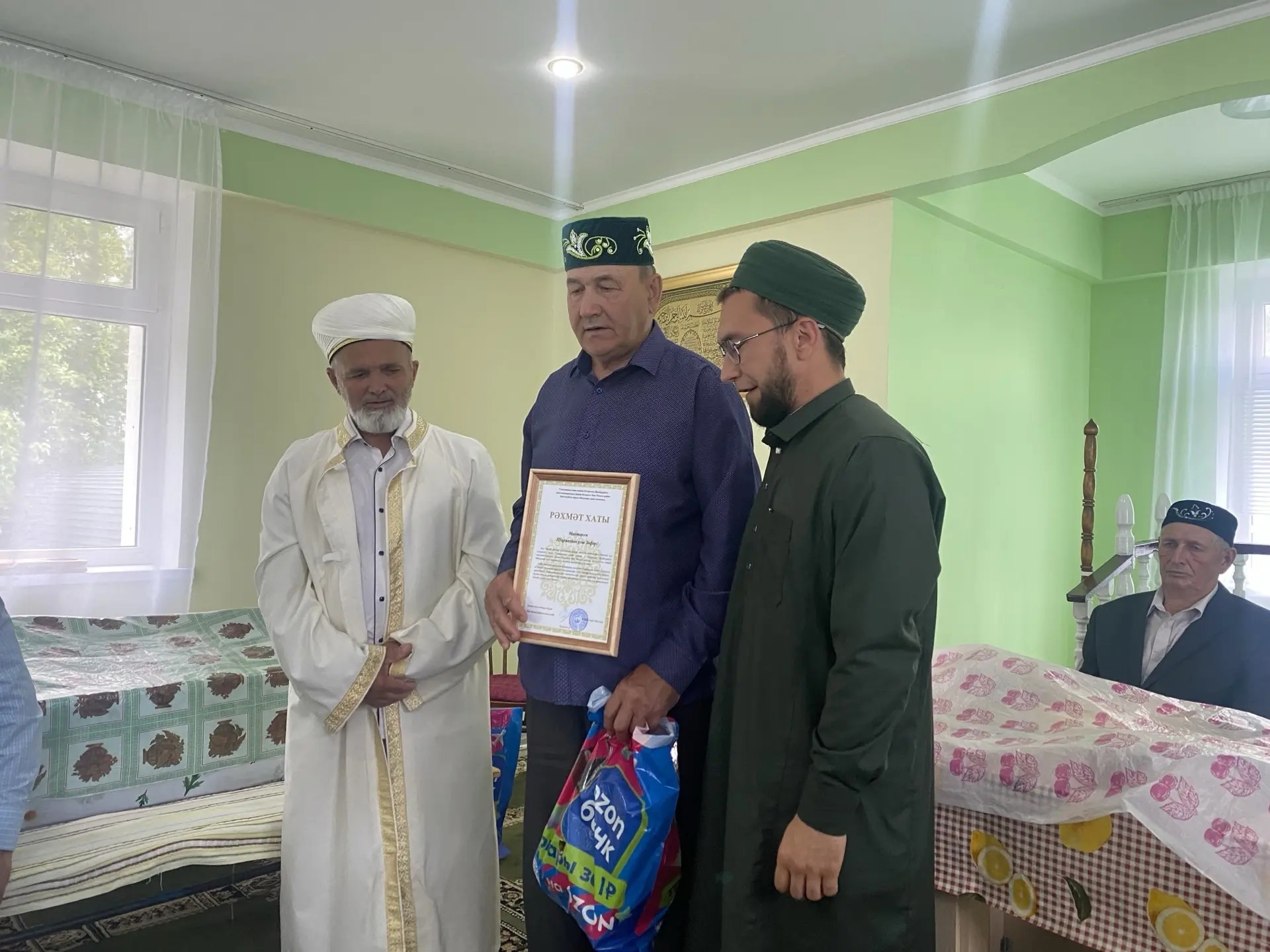 20 нче июнь көнне Сөлчә Баш авылының халык ярдәме белән яңадан ремонтланган «Мәүлет» мәчетендә Корбан мәҗлесе узды.