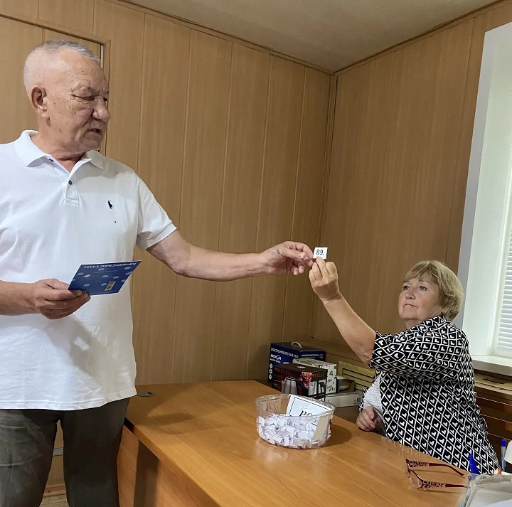 Сегодня, 24 июля, в редакции состоялся розыгрыш призов среди подписчиков нашей газеты на 2 полугодие 2026 года.