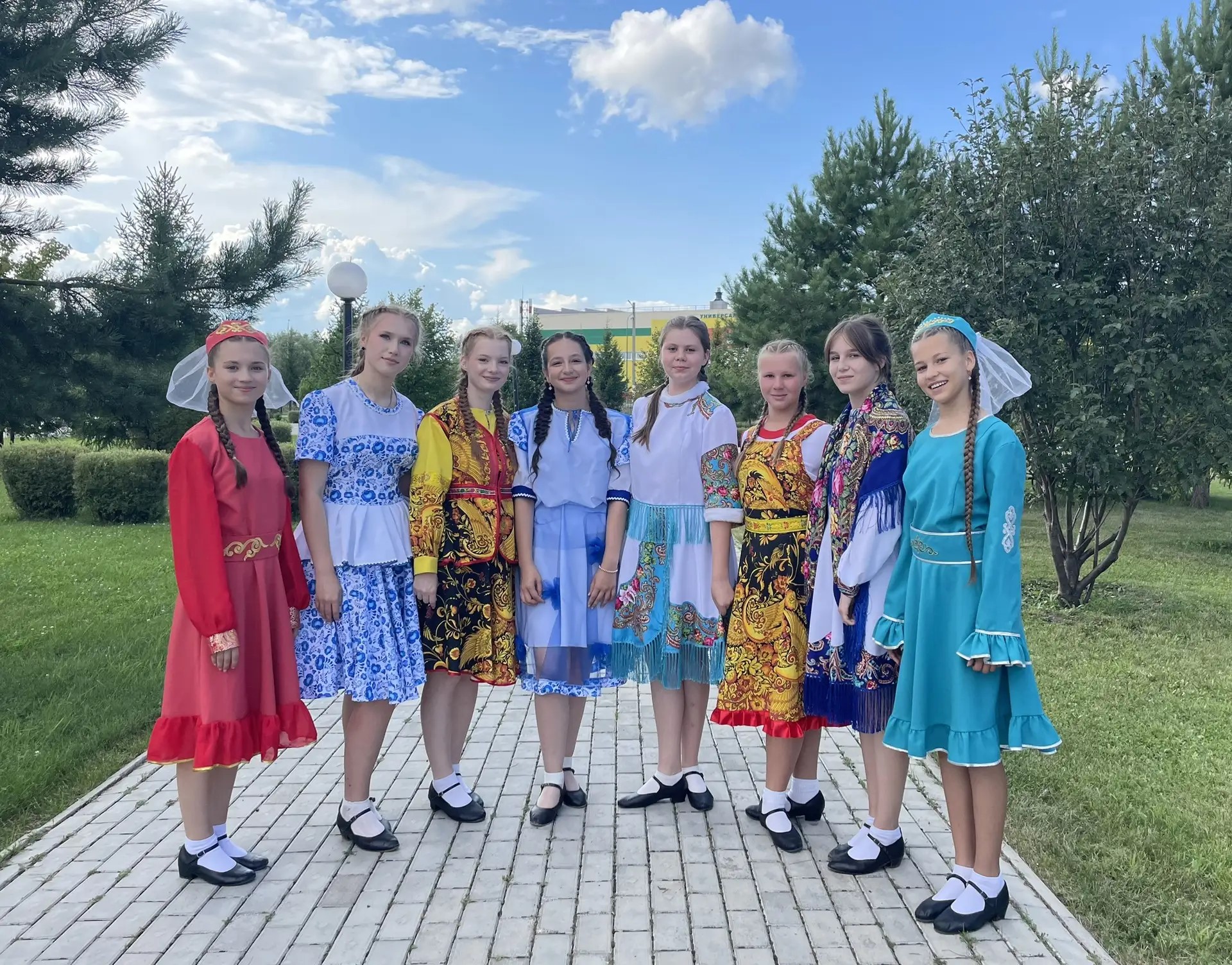 В Новошешминском парке культуры прошёл праздник День дружбы народов
