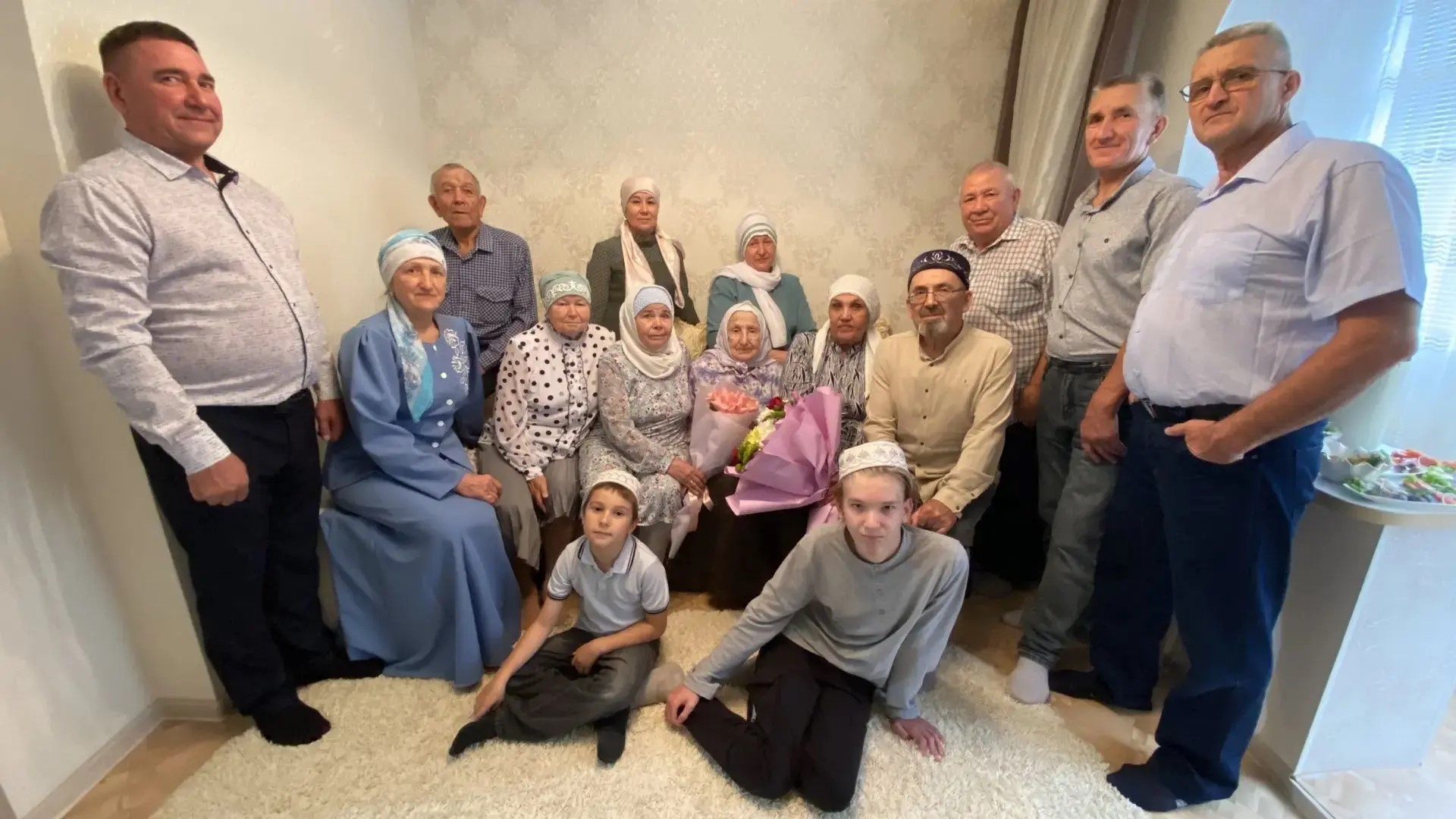 Сегодня своё 90-летие отмечает уроженка села Зиреклы Сакина Мугиновна Габбасова (Каримова).
