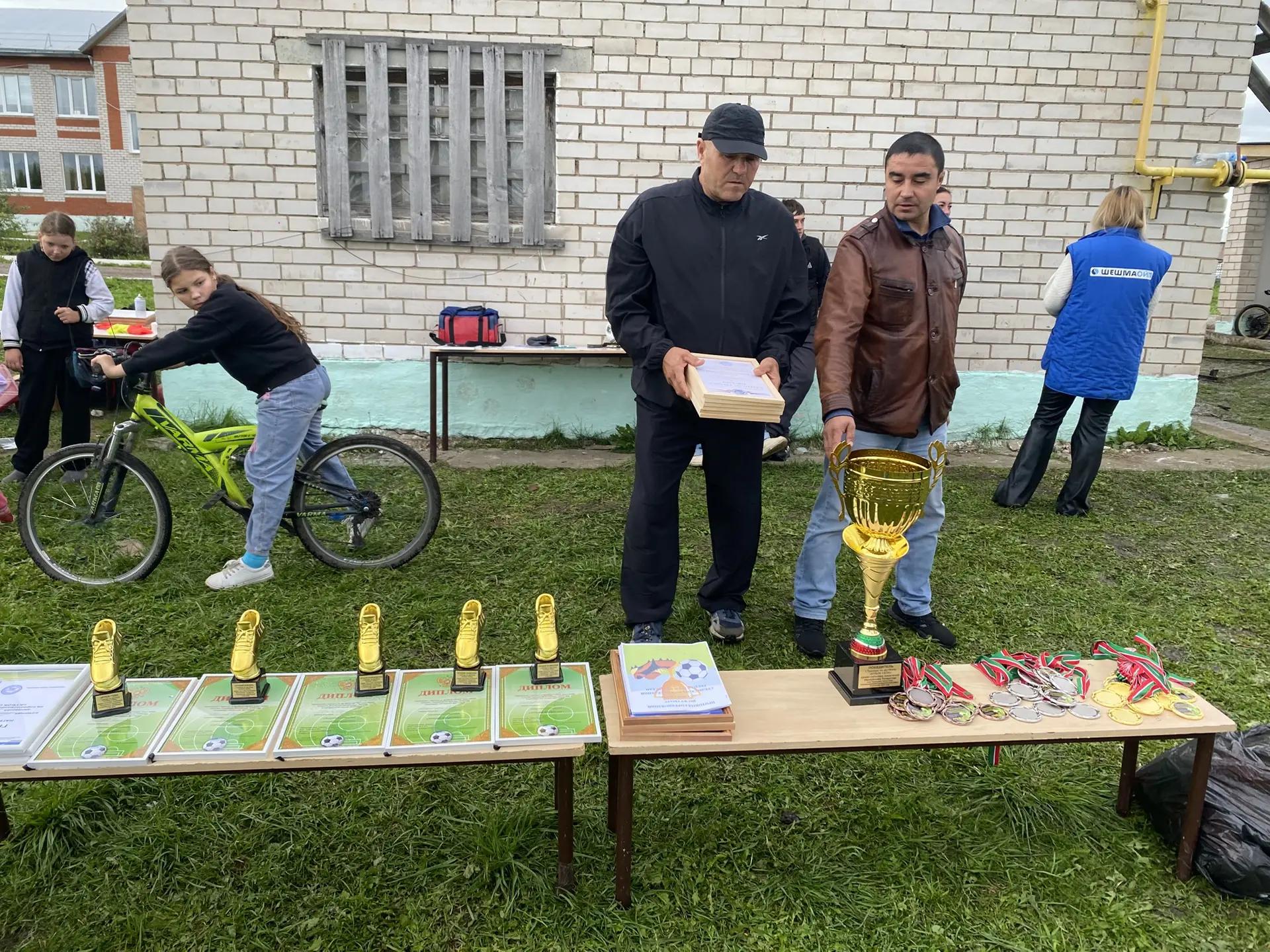 Пьедестал почета