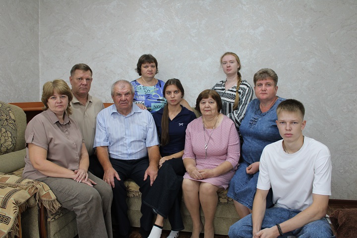 Уже 45 лет живут вместе Александр и Любовь Бадяевы из Слободы Екатерининской