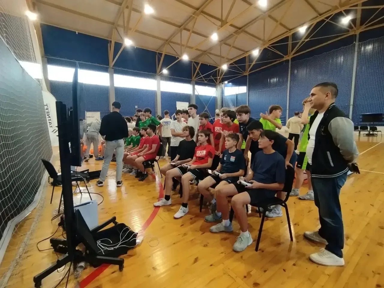  Участники соревновались в трёх дисциплинах: хоккей 3×3, мини-футбол и баскетбол 3×3.