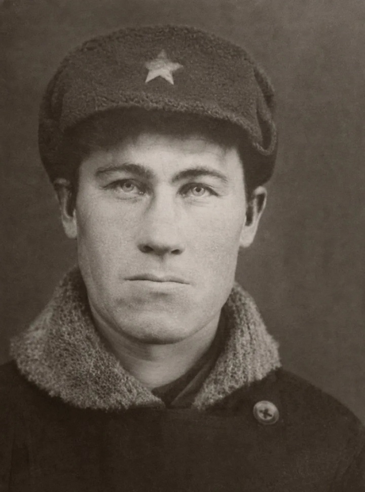 От родных мы узнали историю Ивана Васильевича Сержантова из Новошешминска. 