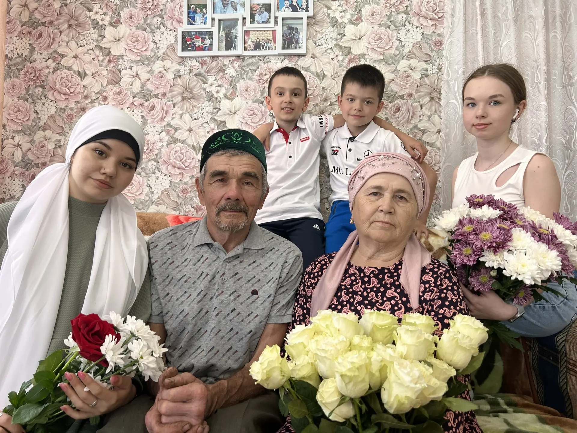 Шахмай авылында яшәүче, 35 ел гомерен балаларга белем бирүгә багышлаган Хәммәдиева Флера Хасыйб кызына 26 майда 75 яшь тула.