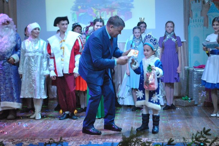 В Новошешминском РДК прошло большое предновогоднее мероприятие «Елка главы района»