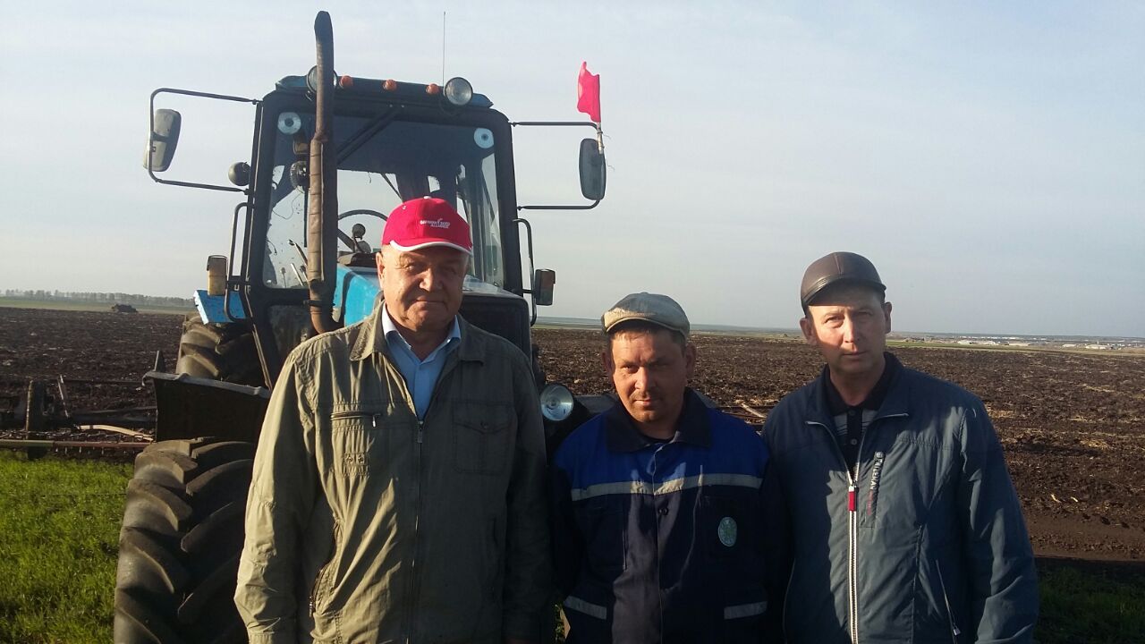 В Новошешминском сельхозуправлении подвели итоги первой пятидневки трудового соперничества механизаторов на весенне-полевых работах