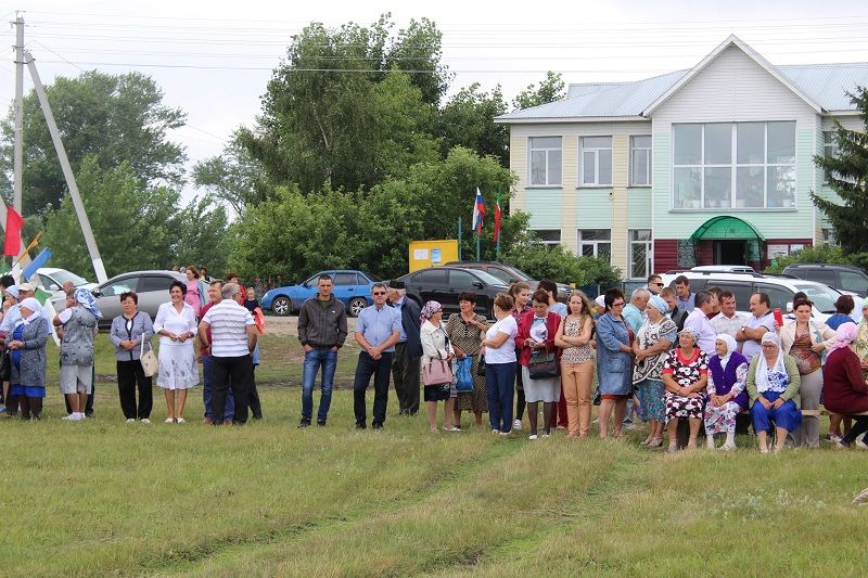 Ярко и весело прошел в субботу День села в Азеево