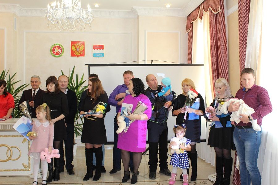 Новошешминским мамам торжественно вручили сертификаты