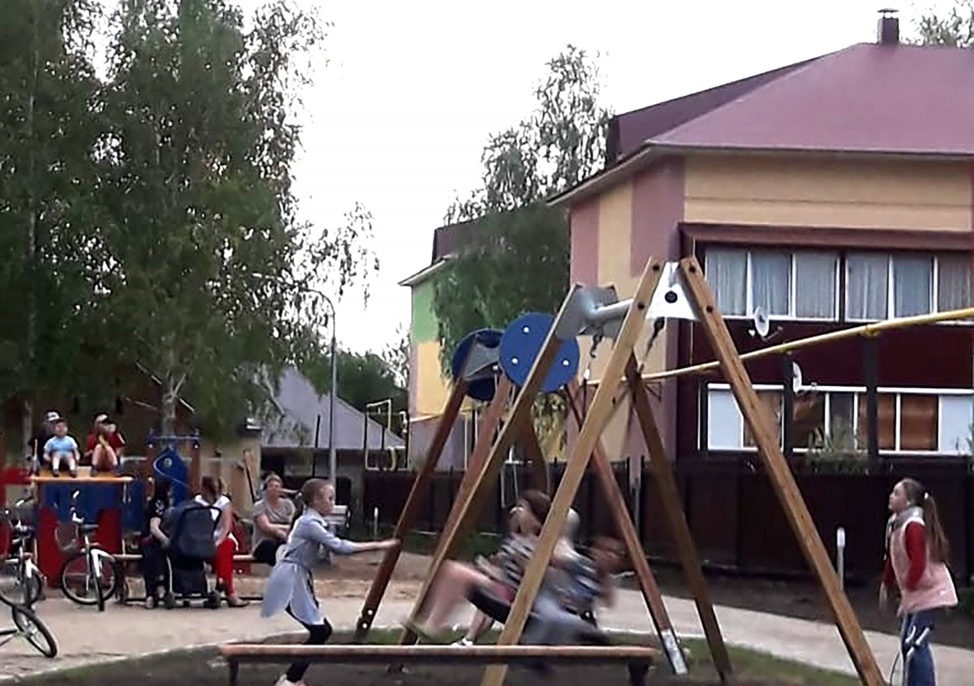 В Новошешминске детская площадка никогда не пустует