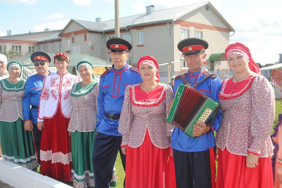 «Выля, хут купас!» («Уйнагыз,  гармуннар!») - Чуаш Чабаксарында