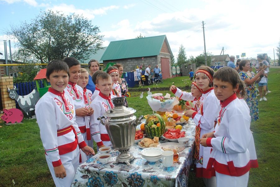 «Выля, хут купас!» («Уйнагыз,  гармуннар!») - Чуаш Чабаксарында