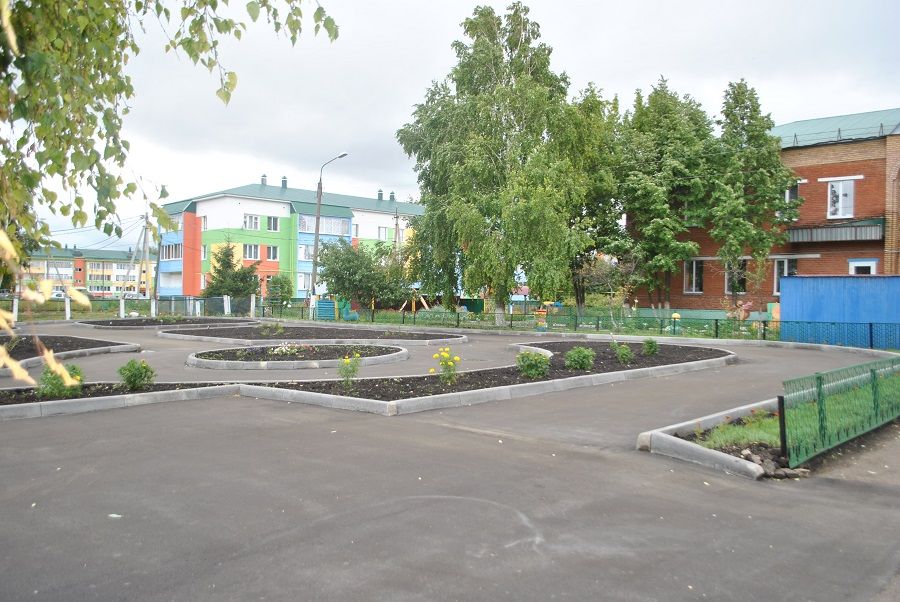 Полным ходом идет строительство автогородка на территории Новошешминского детского сада «Ландыш»