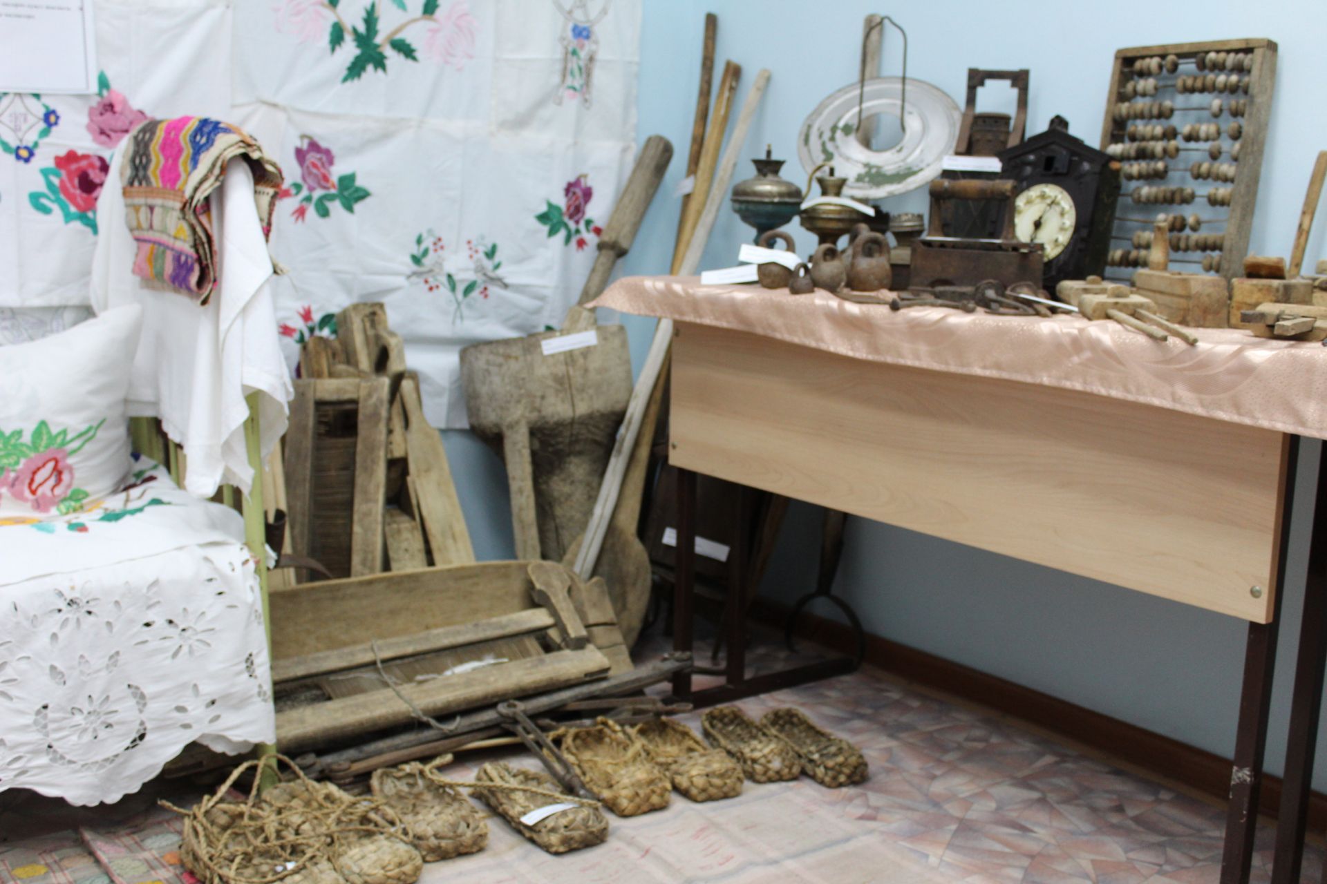 В  Чертушкино создан богатый музейный уголок по истории села
