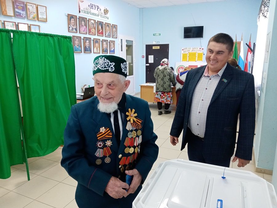 Ветеран ВОВ из Тубылгы Тау  – в числе первых, отдавших голос на выборах