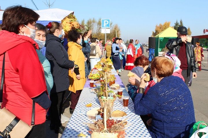 3 октября в Новошешминске прошла первая осенняя ярмарка