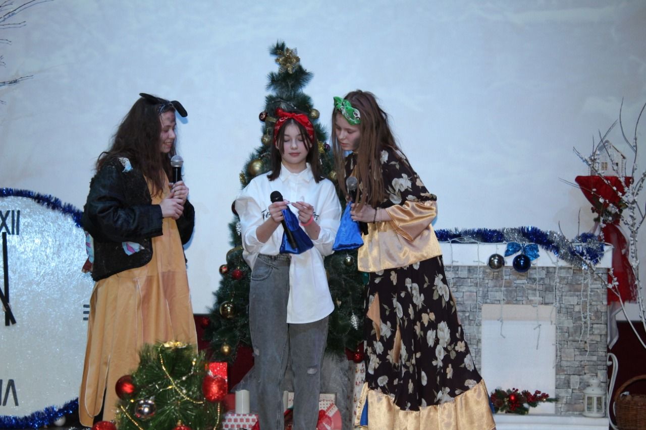 24 декабря в районном доме культуры для детей прошла Елка главы района