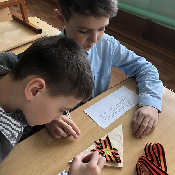 Третьеклассники Новошешминской начальной школы написали письма своим землякам - солдатам-срочникам