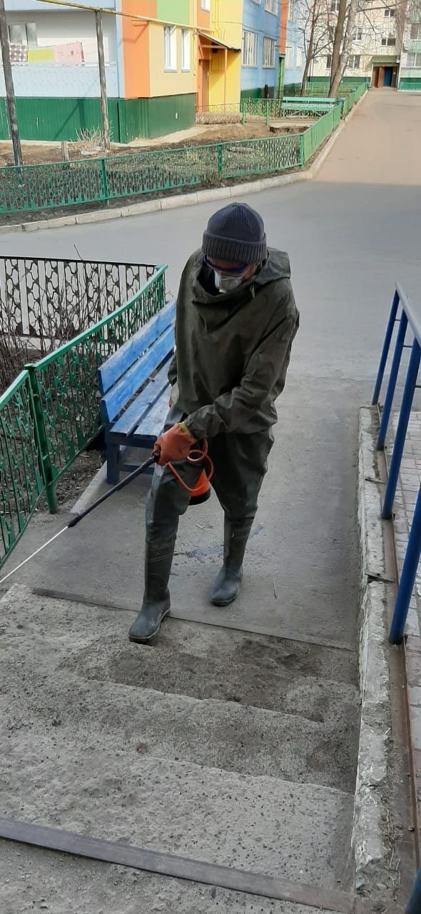 В Новошешминске идет дезинфекция подъездов многоквартирных домов