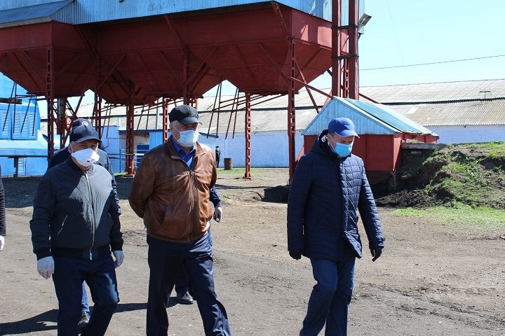Татарстан Президенты Рөстәм Миңнеханов эш сәфәре белән Яңа Чишмә районында булды