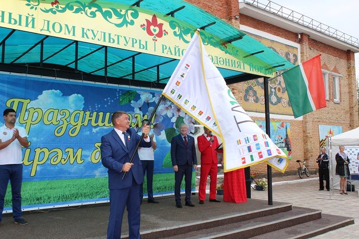 Яңа Чишмәдә ТАССР төзелүнең 100 еллыгына флаг эстафетасын хөрмәтләделәр
