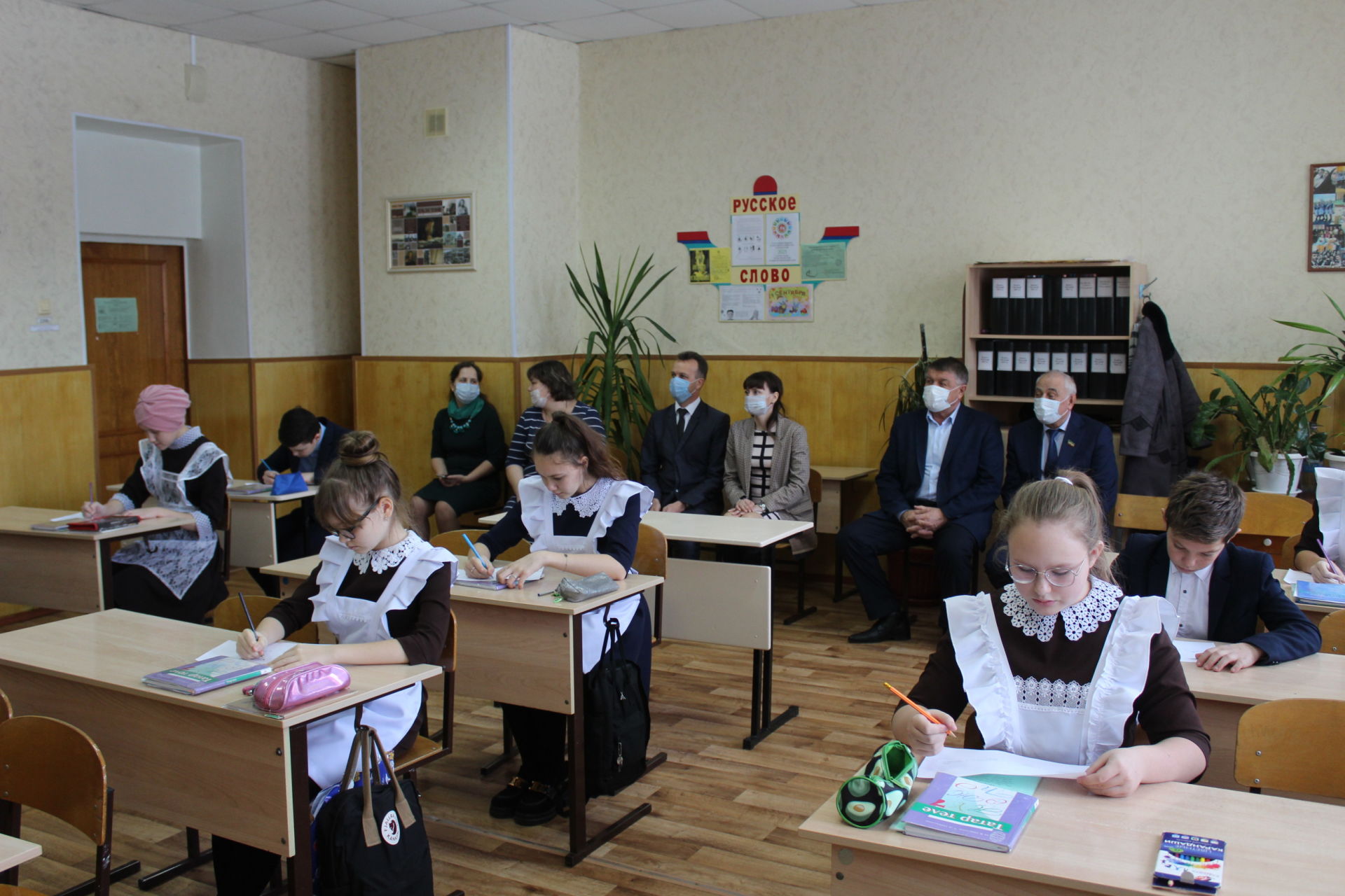 Депутат Госсовета РТ Камиль Нугаев посетил школы и детсады Новошешминского района