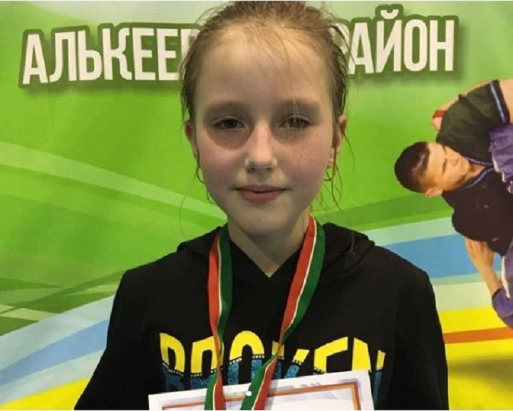 Молодые бадминтонистки Новошешминска - призеры республиканских состязаний