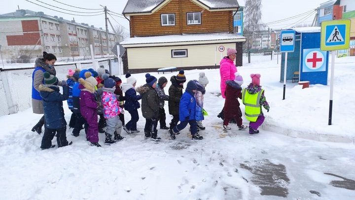 Воспитанники Новошешминского детского сада «Ландыш» знают, как важно знать и применять ПДД