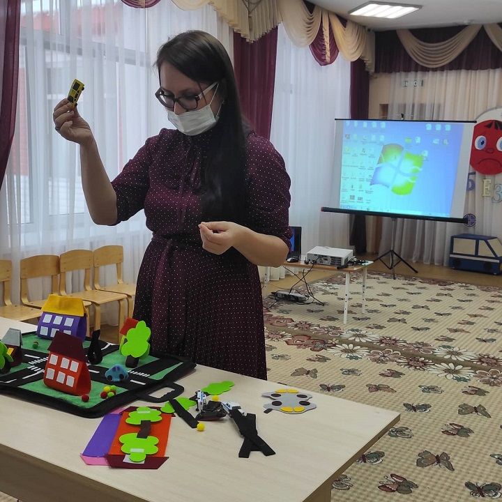 10 воспитателей детских учреждений  Новошешминского района приняли участие в зональном семинаре