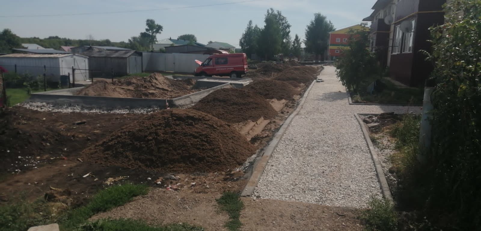 По республиканской программе "Наш двор" в Новошешминском  районе благоустраиваются восемь дворов