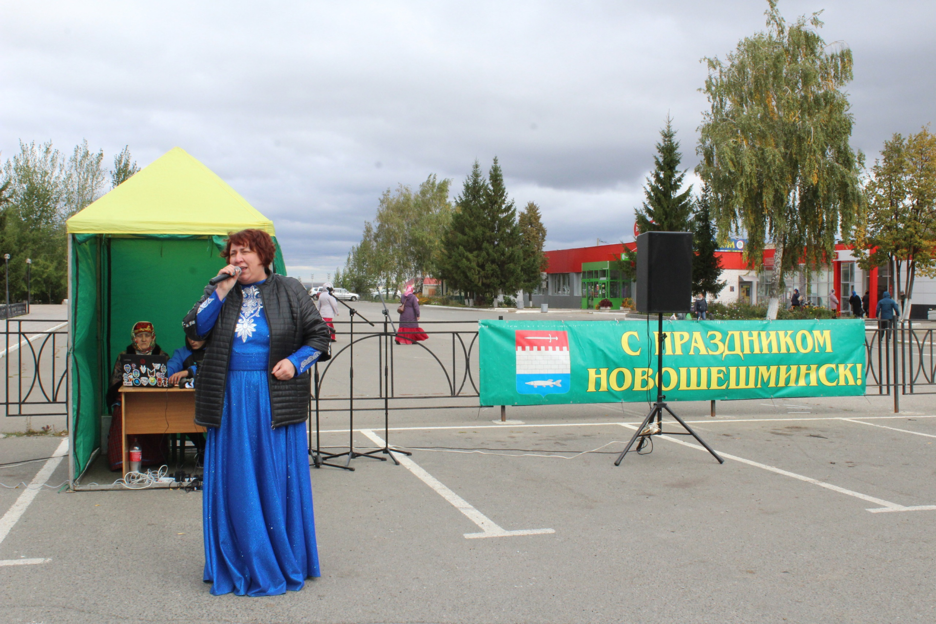18 сентября на рыночной площади Новошешминска организовали продажу сельхозпродукции