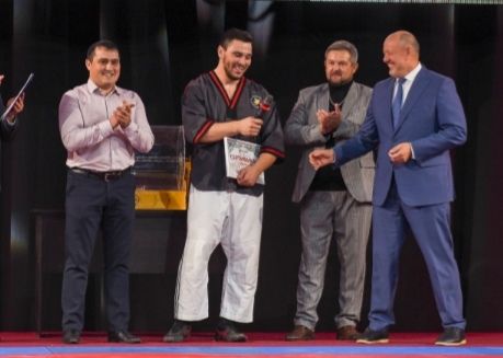 Борец Булат Мусин стал абсолютным батыром спортивно-музыкальной премии “Манзара”