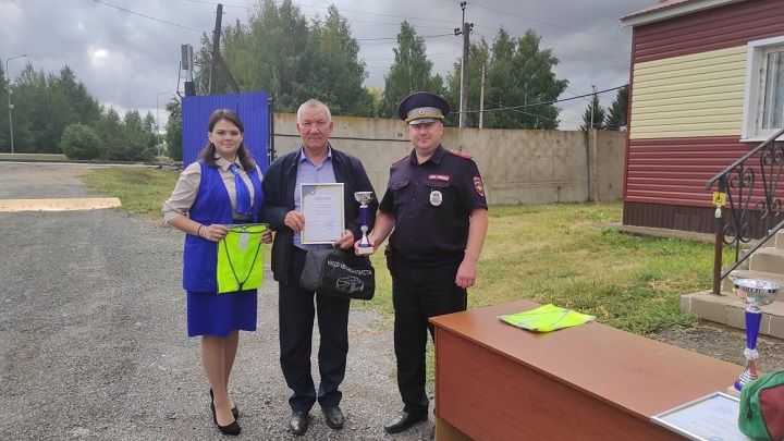 В Новошешминске прошёл конкурс «Автобабай-2022»
