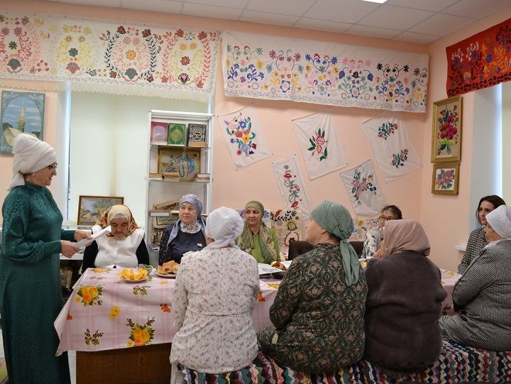 В День матери в Зиреклинском музее прошла встреча с мамами и бабушками