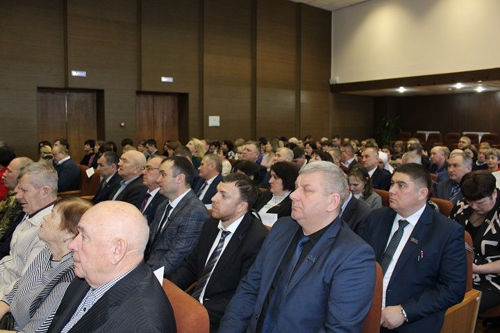 Состоялось отчетное заседание Совета Новошешминского муниципального района (фоторепортаж)