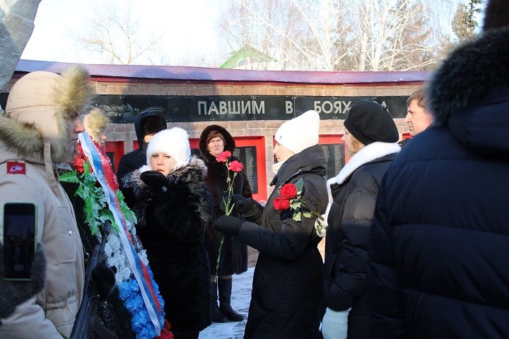 В канун Дня защитника Отечества в Новошешминске прошел митинг