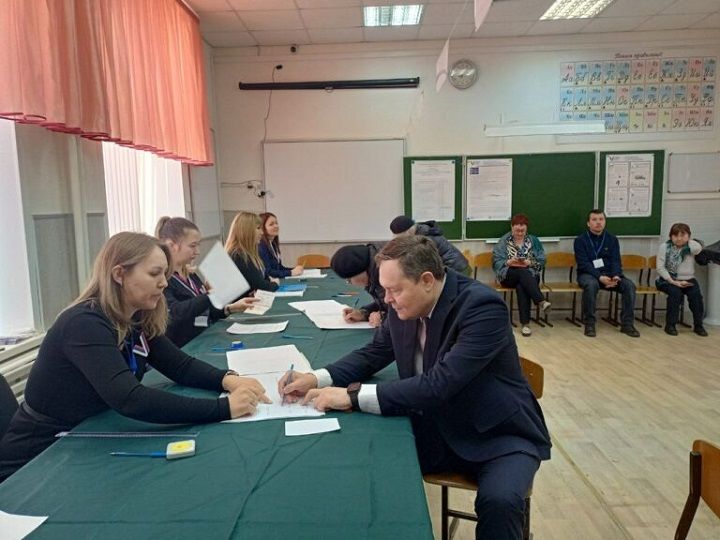 Главный федеральный инспектор по Татарстану проголосовал на выборах Президента
