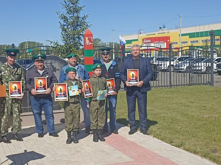 В Новошешминском парке «Патриот» прошел митинг, посвященный Дню пограничника