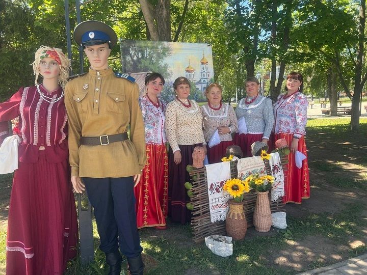 Народные коллективы Новошешминского района выступили на празднике «Казачий круг»