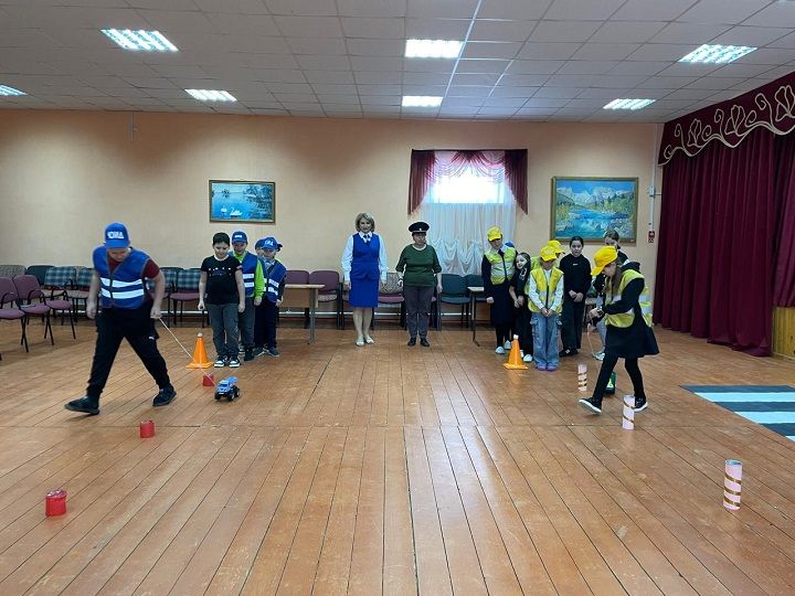 В Краснооктябрьском сельском клубе прошло профилактическое мероприятие по правилам дорожного движения