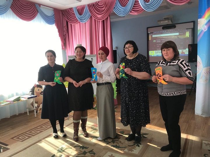 Выставки, проекты, мастер-классы и театрализованные постановки — секретами мастерства делились педагоги Новошешминска