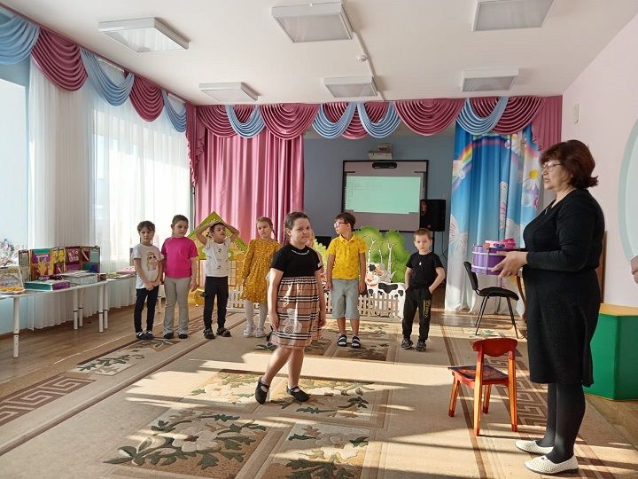 Выставки, проекты, мастер-классы и театрализованные постановки — секретами мастерства делились педагоги Новошешминска
