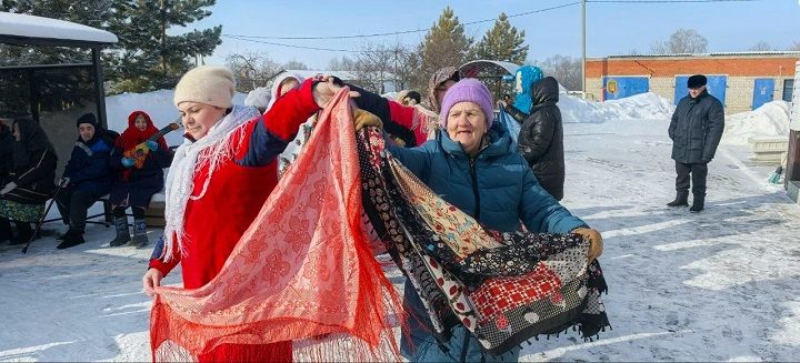 В Новошешминском доме-интернате отметили Масленицу
