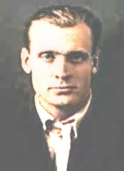 Политрук  Спирин
