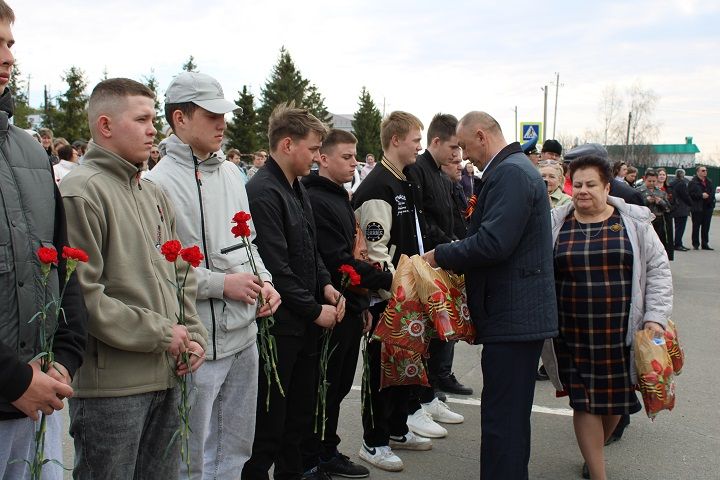 Весной на службу в армию из Новошешминского района призваны 17 ребят