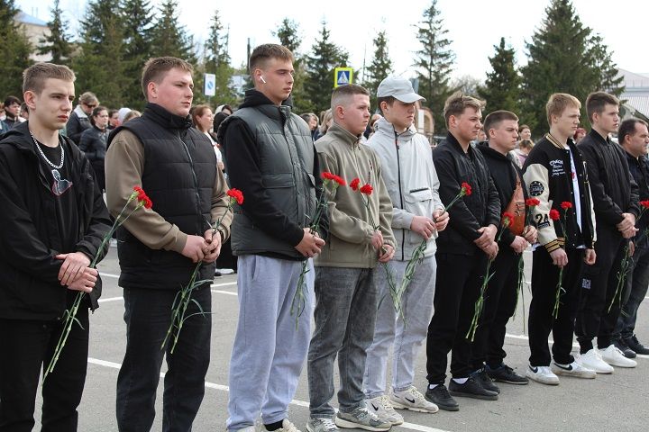 Весной на службу в армию из Новошешминского района призваны 17 ребят