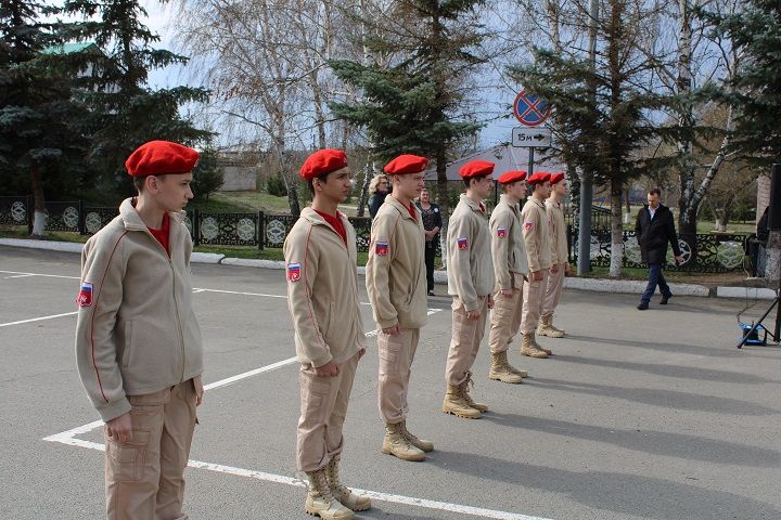 Весной на службу в армию из Новошешминского района призваны 17 ребят