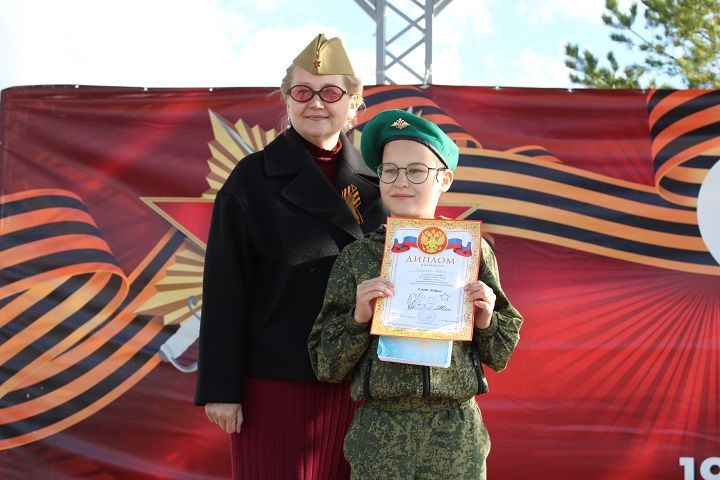 В Новошешминске прошел марафон «Война в стихах», посвященный 80-летию Победы (фоторепортаж)